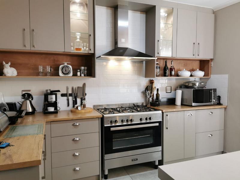 4 Bedroom Property for Sale in Amandelrug Western Cape